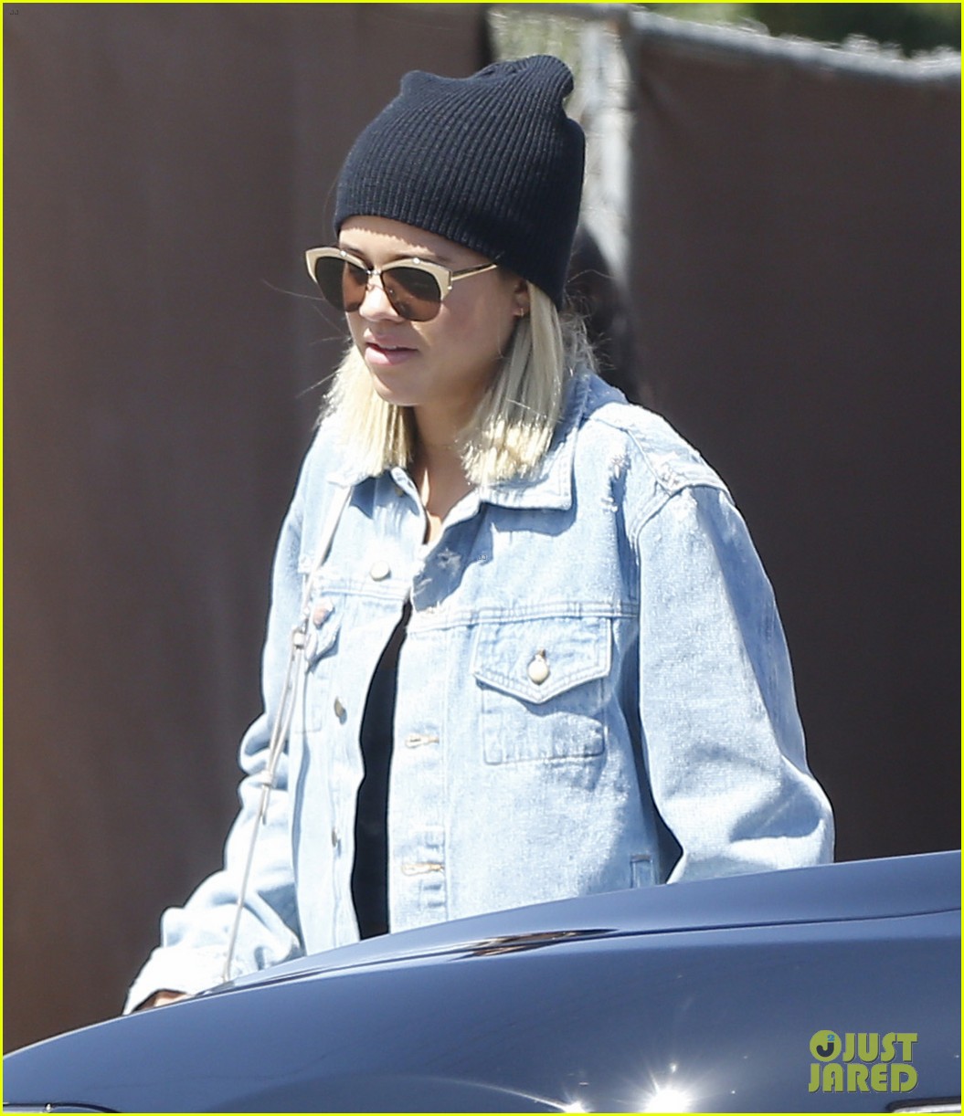 sofia richie hangs out with friends in weho404mytext