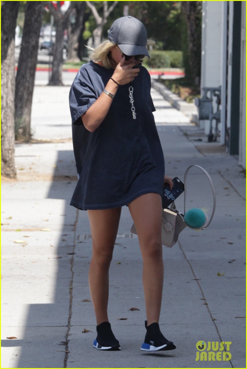 sofia richie shopping in n out labor day 16