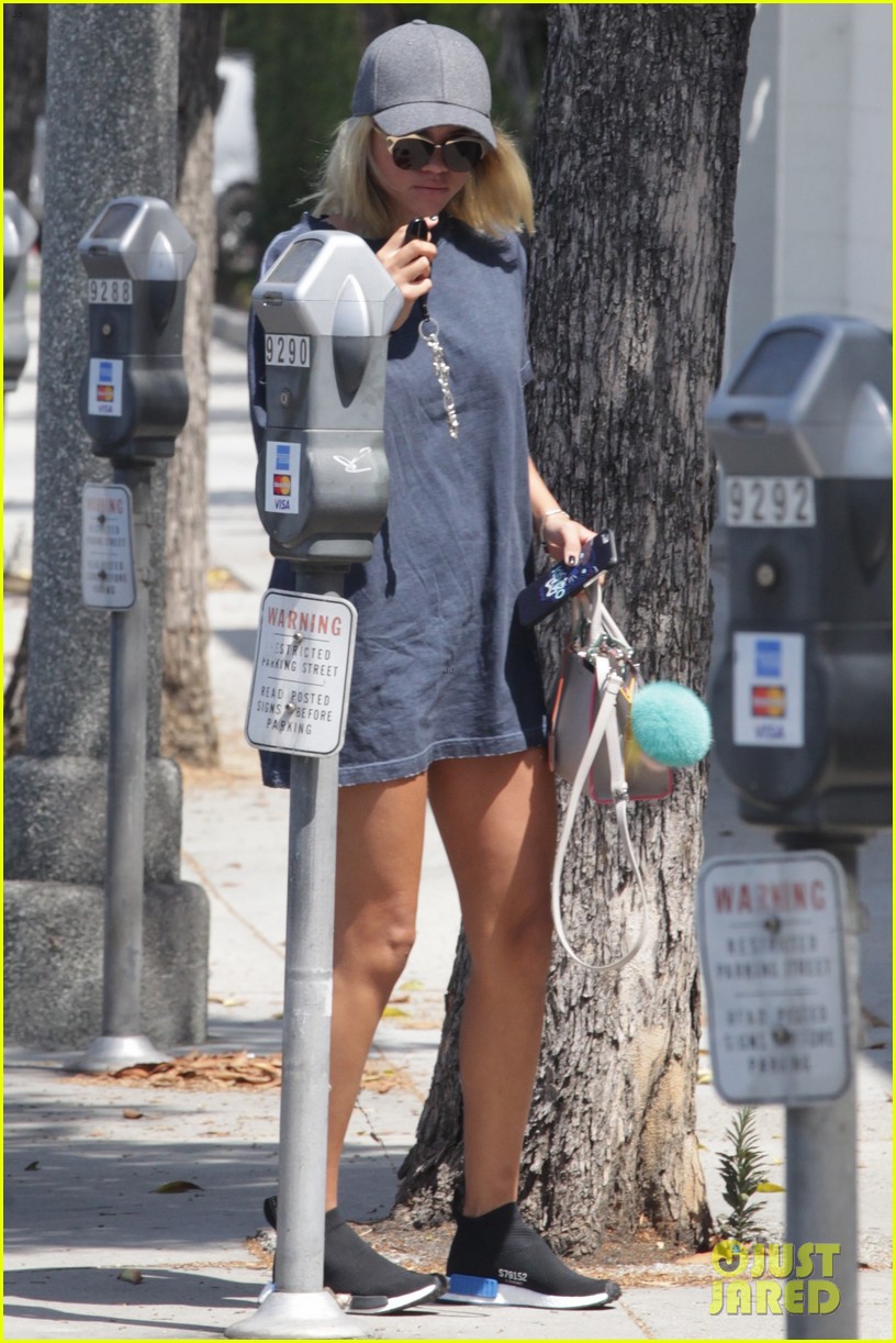 sofia richie shopping in n out labor day 22