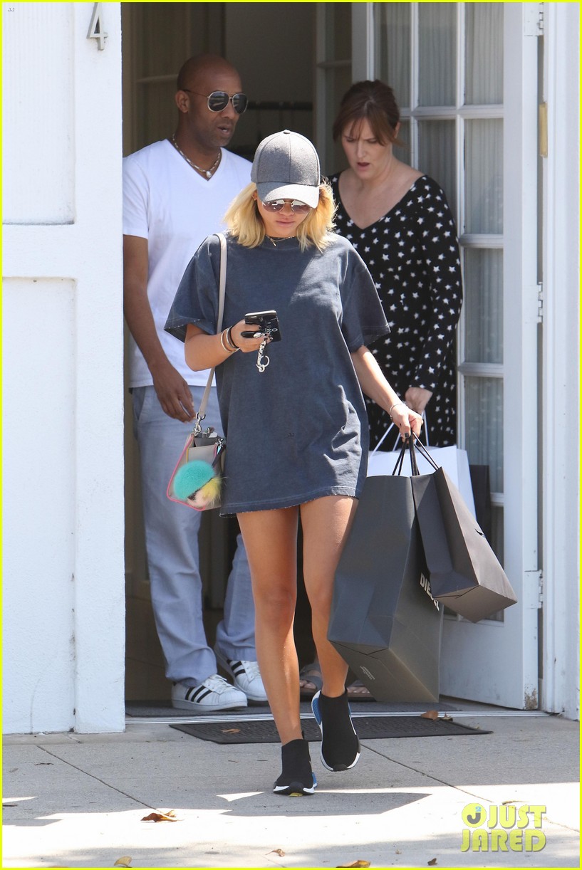 sofia richie shopping in n out labor day 29