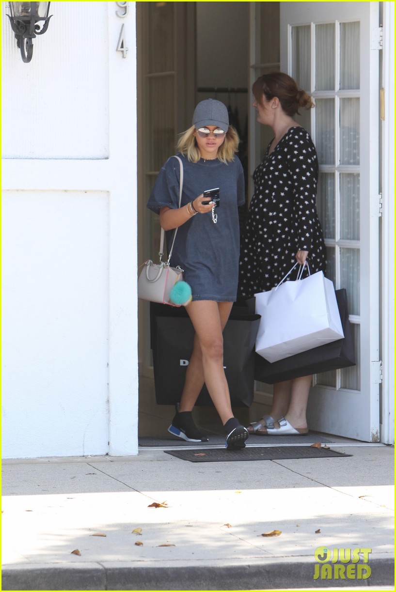 sofia richie shopping in n out labor day 46