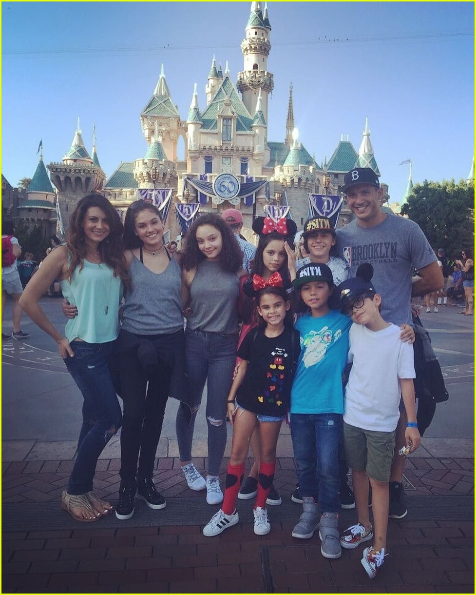 Jenna Ortega And Stuck In The Middle Cast Hit Disneyland Photo 1018590 Photo Gallery Just