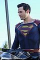 supergirl season 2 premiere photos superman 13