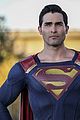 supergirl season 2 premiere photos superman 15