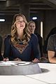 supergirl season 2 premiere photos superman 24