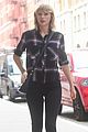 taylor swift ready for fall heads out in nyc 43