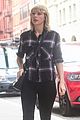 taylor swift ready for fall heads out in nyc 62