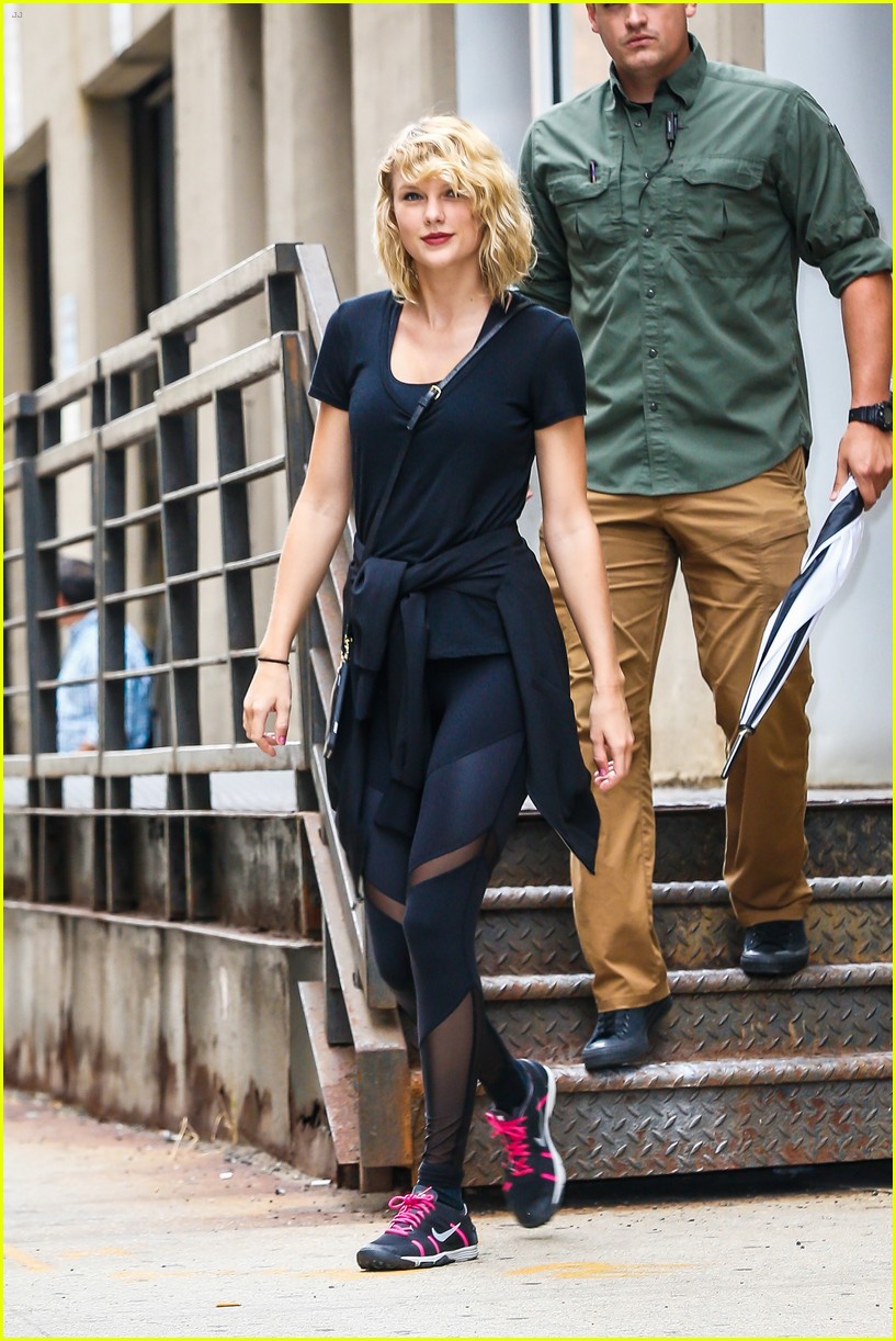 taylor swift steps out after tom hiddleston breakup 12