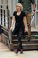 taylor swift steps out after tom hiddleston breakup 25