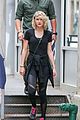 taylor swift steps out after tom hiddleston breakup 35