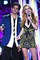 bella thorne tyler posey spotted kissing holding hands 02
