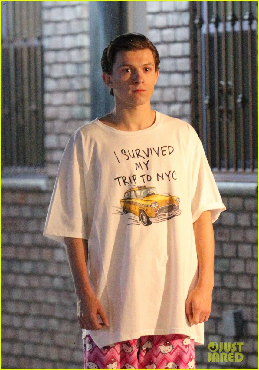 tom holland spiderman queens hello kitty 11