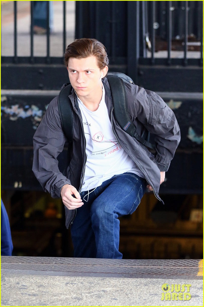 tom holland spiderman queens hello kitty 19