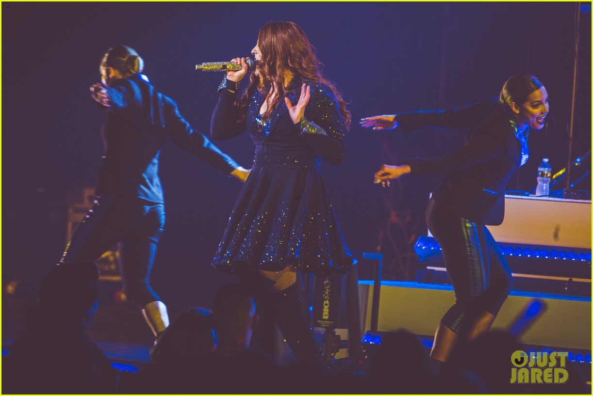 meghan trainor has legendary night at sould out radio city music hall 04