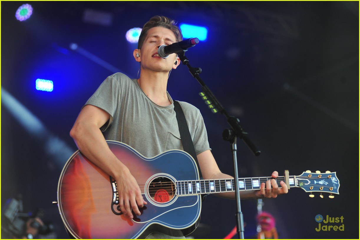 the vamps blackpool illumination concert indian fans 24