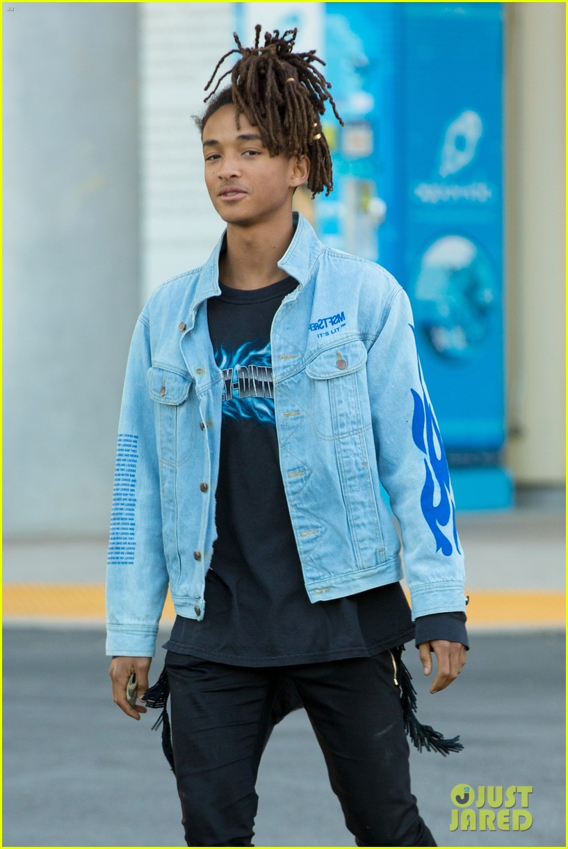 jaden willow smith hang out separately in ia00513mytext