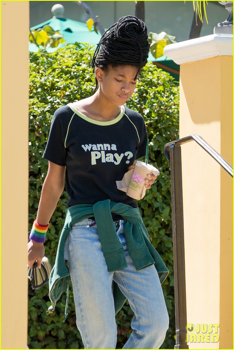 jaden willow smith hang out separately in ia01108mytext