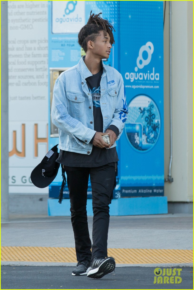 jaden willow smith hang out separately in ia01924mytext