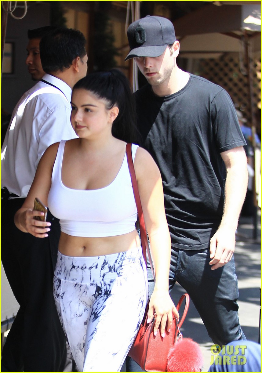 ariel winter and rumored boyfriend sterling beaumon grab lunch in beverly hills 03