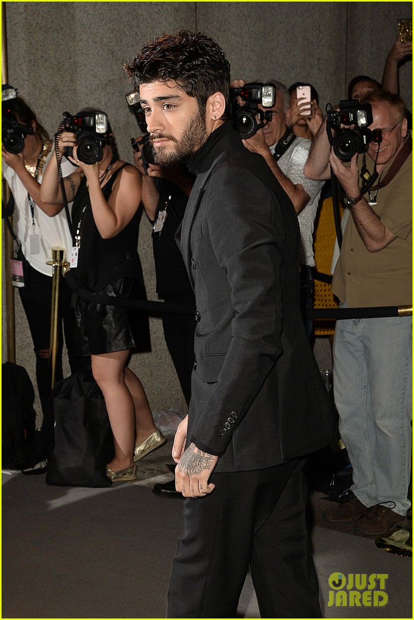 zayn hailee turn heads while arriving at tom ford show00314mytext