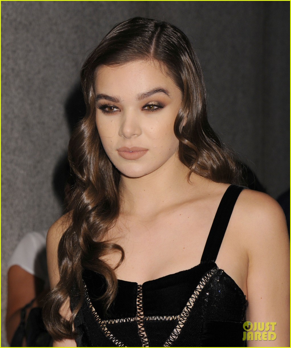 zayn hailee turn heads while arriving at tom ford show202mytext