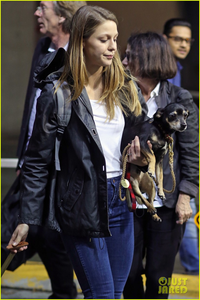 melissa benoist heads back to her hotel after filming cw crossover 04