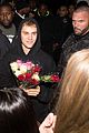 justin bieber bought roses for his fans after his performance in london 09