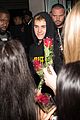 justin bieber bought roses for his fans after his performance in london 10