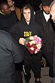 justin bieber bought roses for his fans after his performance in london 14