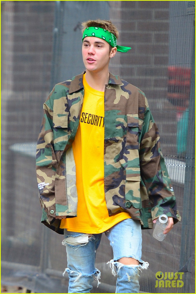 justin bieber and sofia richie are reportedly still talking remain close friends 03