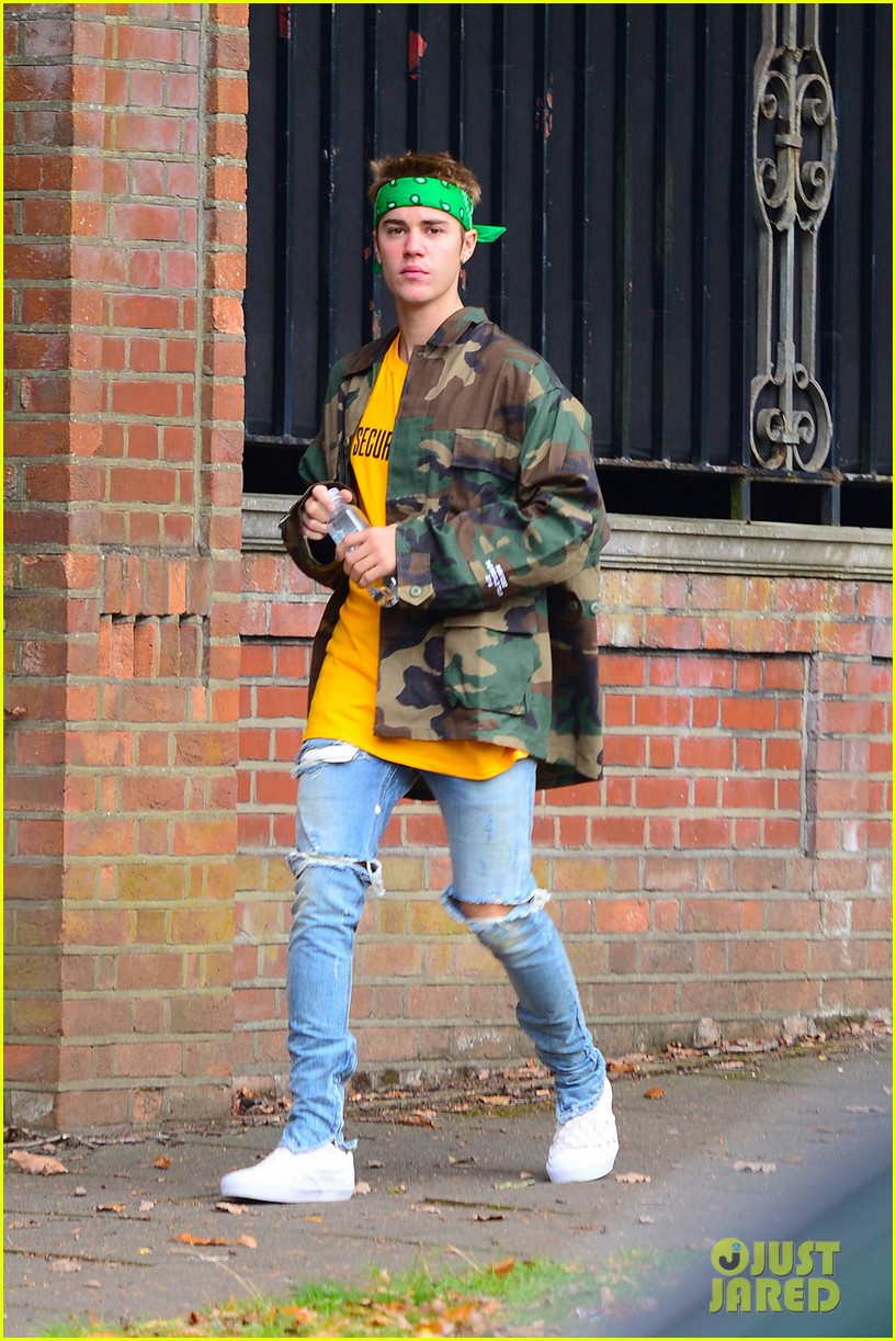 justin bieber and sofia richie are reportedly still talking remain close friends 10