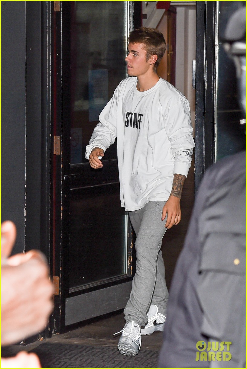 justin bieber steps out after telling fans to stop screamingmytext02mytext