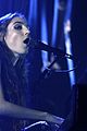 birdy performs germany bird cages 06