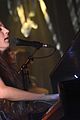 birdy performs germany bird cages 09