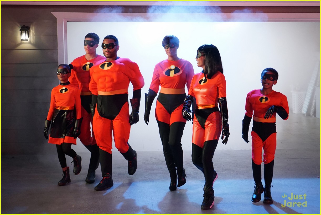 blackish family dress as incredibles for halloween 01