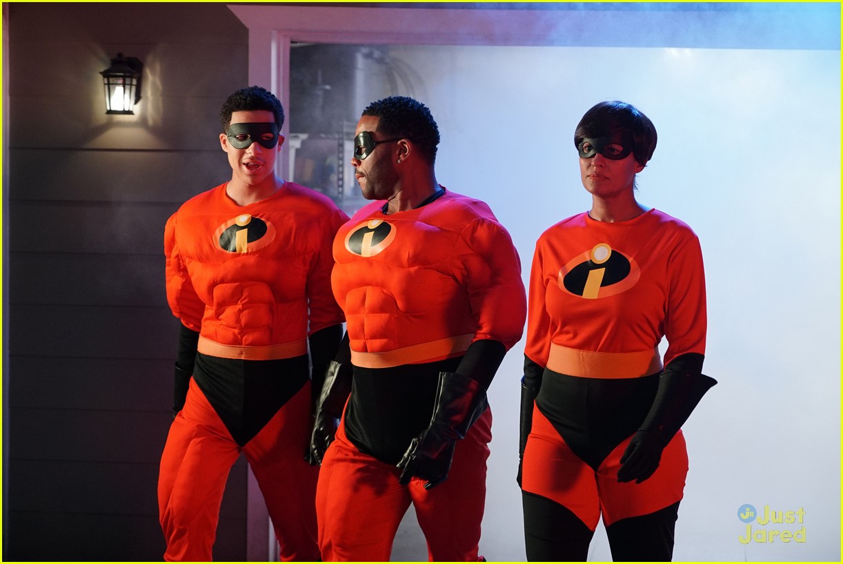 blackish family dress as incredibles for halloween 21