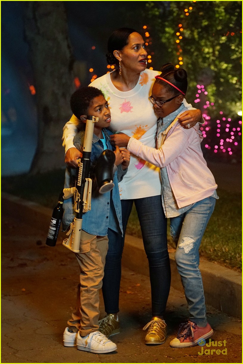 blackish family dress as incredibles for halloween 44