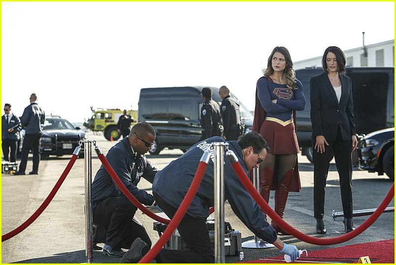 supergirl welcome to earth photos 05