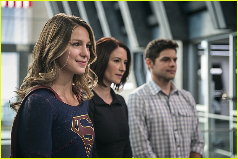 supergirl welcome to earth photos 10