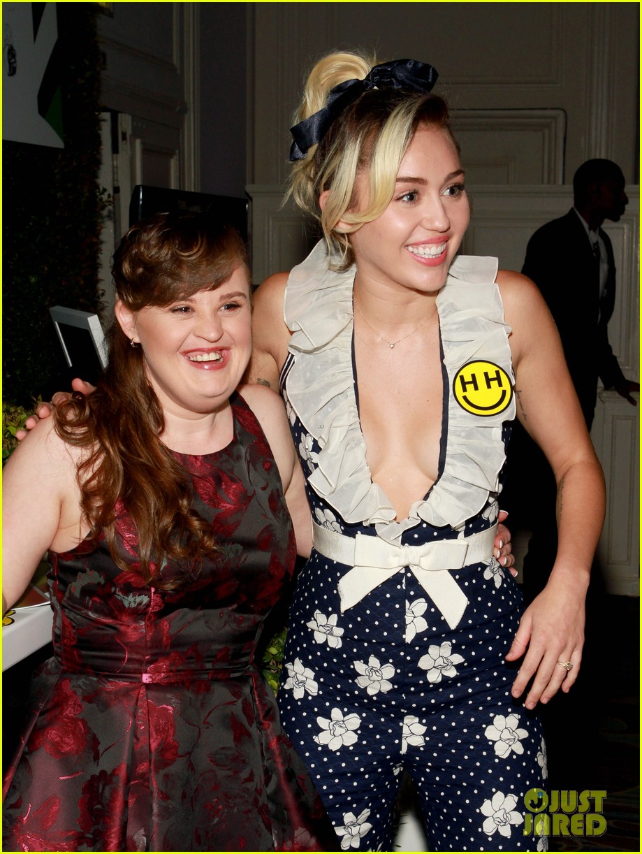 miley cyrus and liam hemsworth couple up at varietys power of women luncheon 21