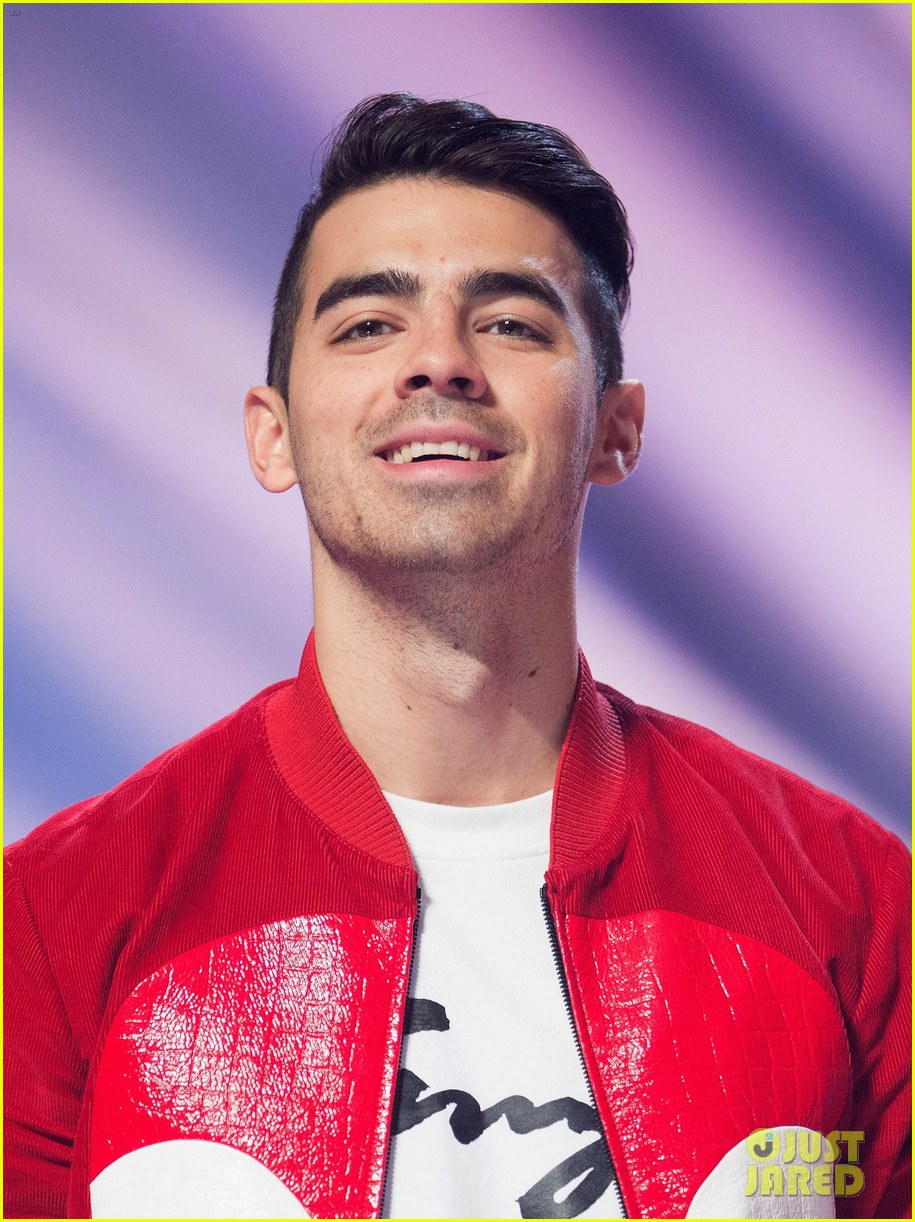 dnce brings party to bbc radio 1 teen awards 01