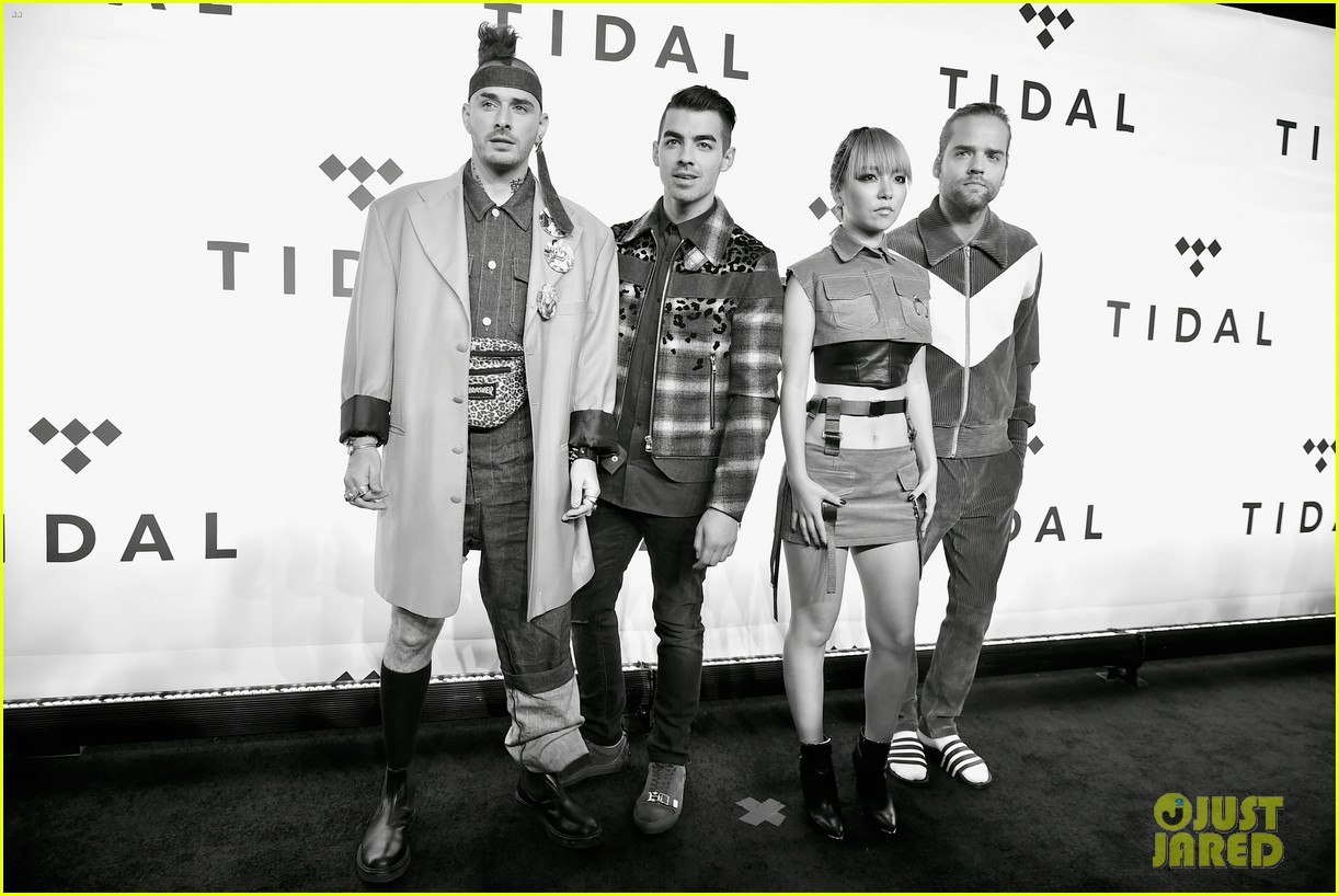 dnce performs at tidal x 1015 that was crazy 02