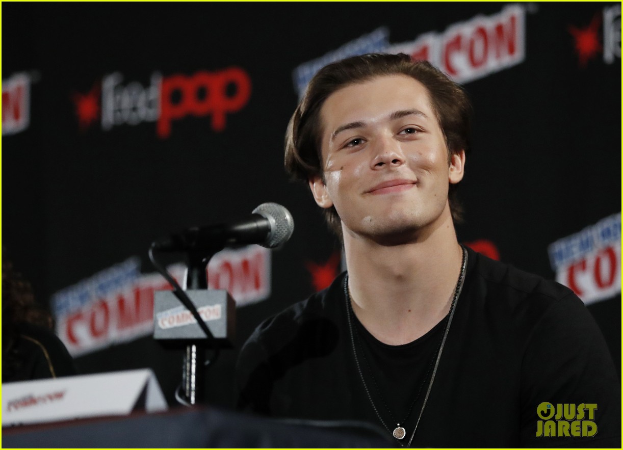 hayes grier freakish panel 2016 nycc 06