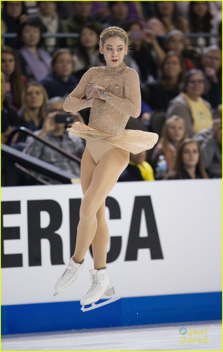 ashley wagner support behind gracie gold skate america 13