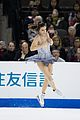 ashley wagner support behind gracie gold skate america 03