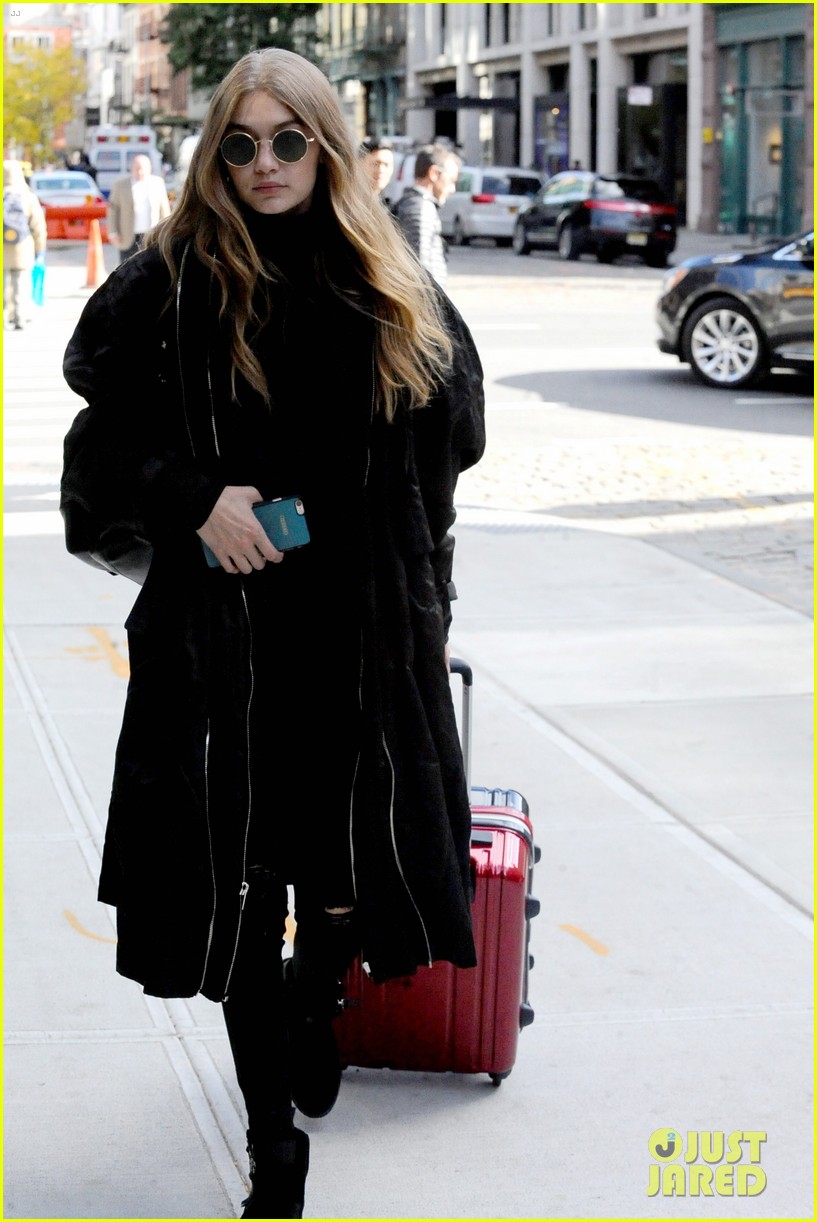 gigi hadid returns to nyc after trip to beverly hills 01