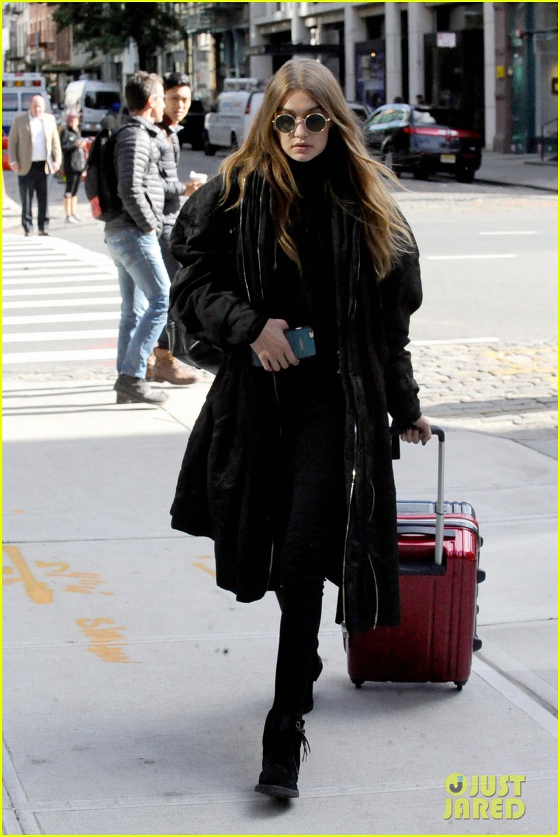 gigi hadid returns to nyc after trip to beverly hills 07