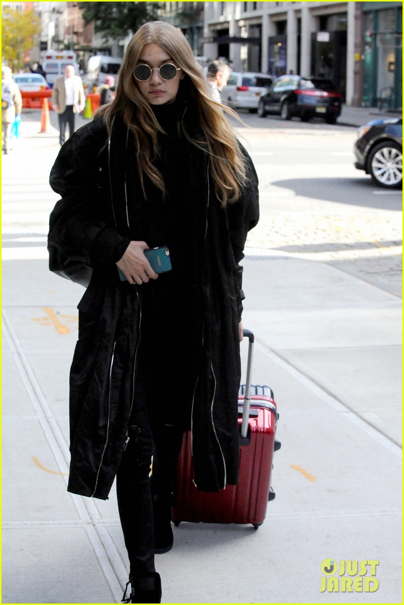 gigi hadid returns to nyc after trip to beverly hills 08