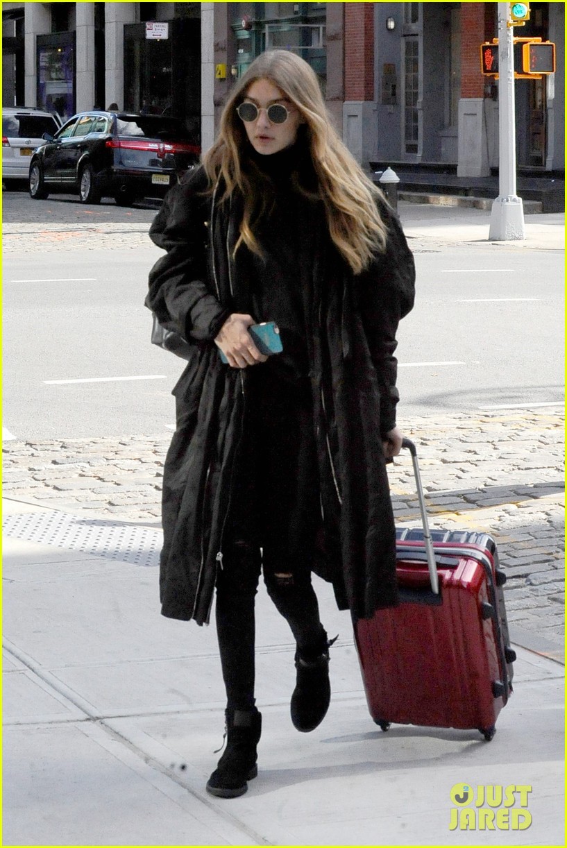 gigi hadid returns to nyc after trip to beverly hills 10
