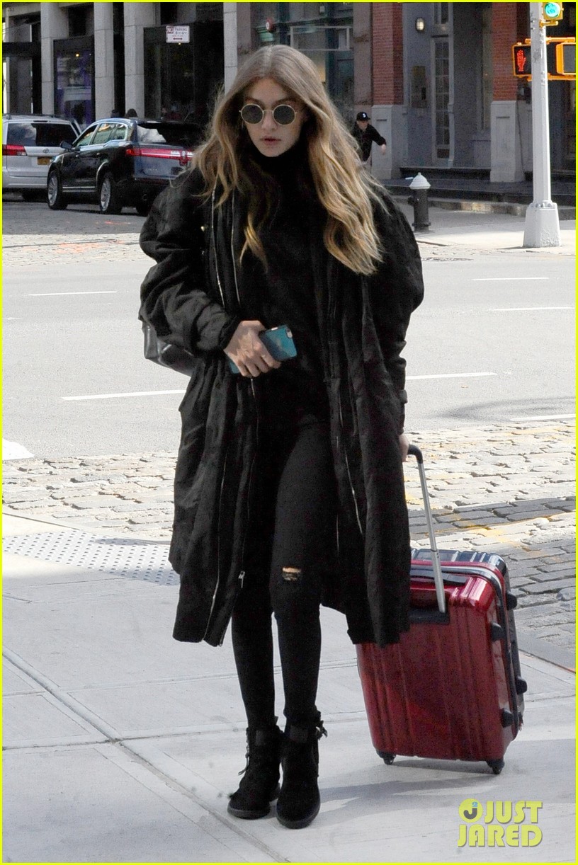 gigi hadid returns to nyc after trip to beverly hills 11